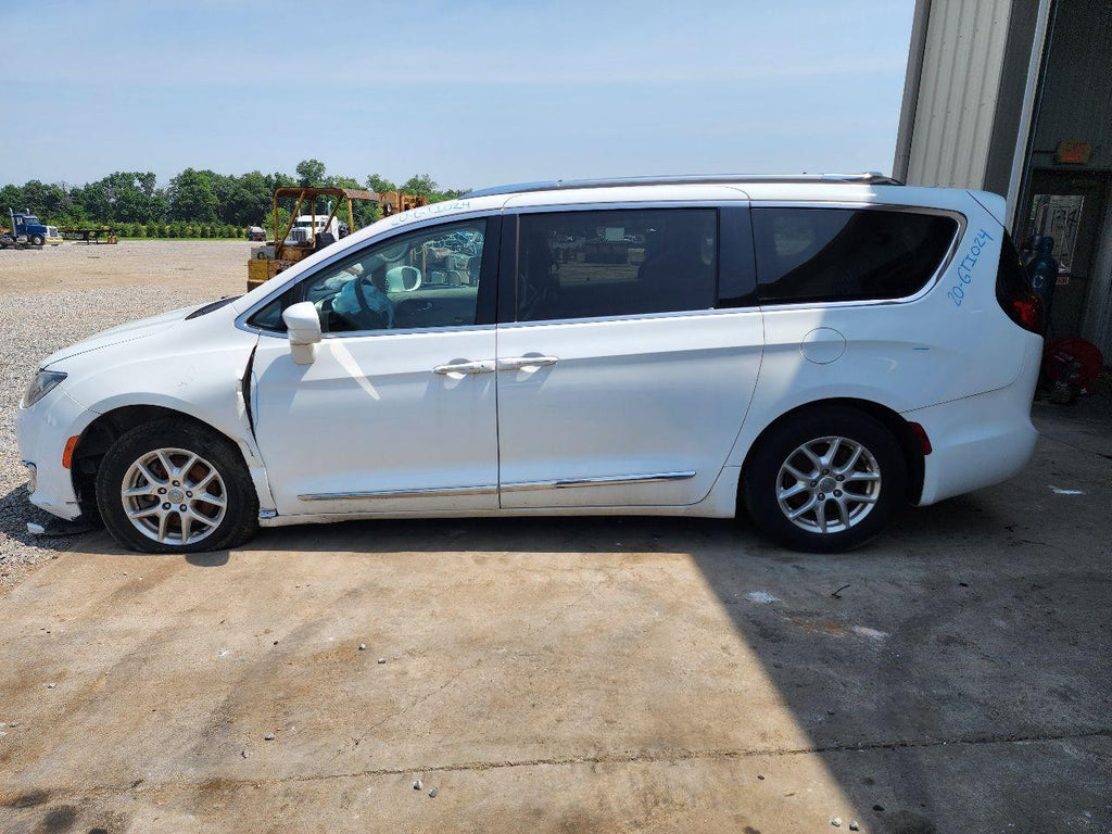 Used Left Door Mirror fits: 2020 Chrysler Pacifica power manual folding w/o came