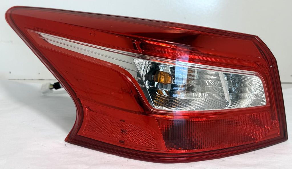 Used Left Tail Light Assembly fits: 2019 Nissan Sentra quarter panel mounted Lef