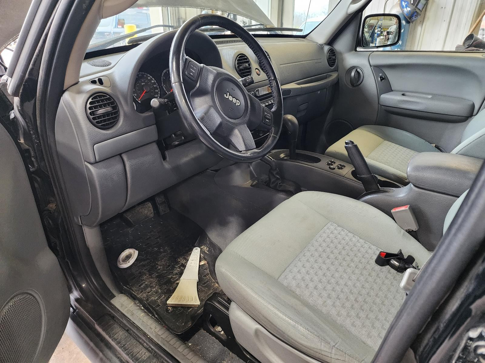 Used Front Left Door Window Regulator Front fits: 2005 Jeep Liberty electric Fro