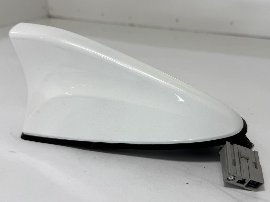 2013-2018 HYUNDAI SANTA FE EXTERIOR SHARK FIN ANTENNA OEM