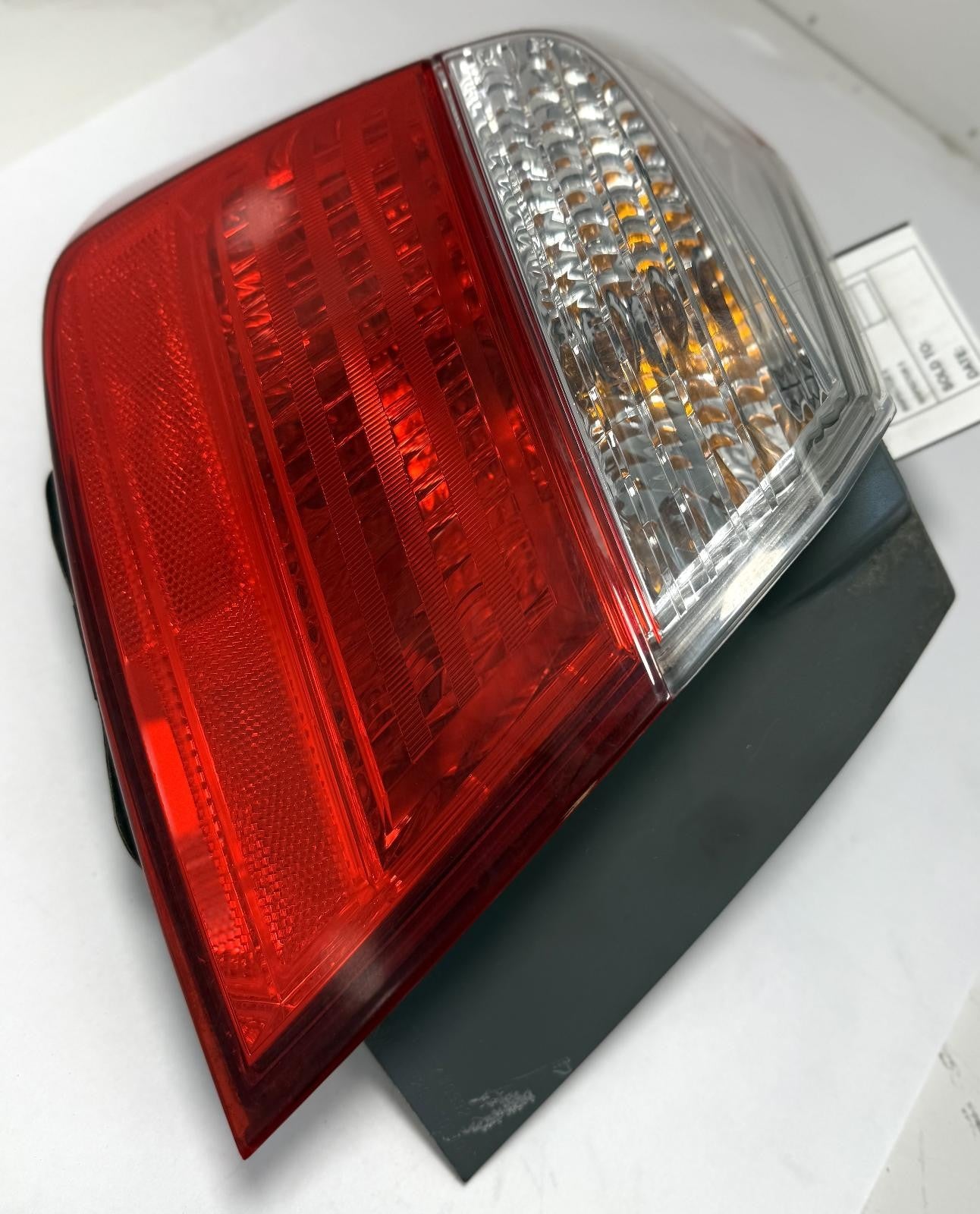 Used Left Tail Light Assembly fits: 2013 Honda Accord Sdn quarter mounted w/o LE