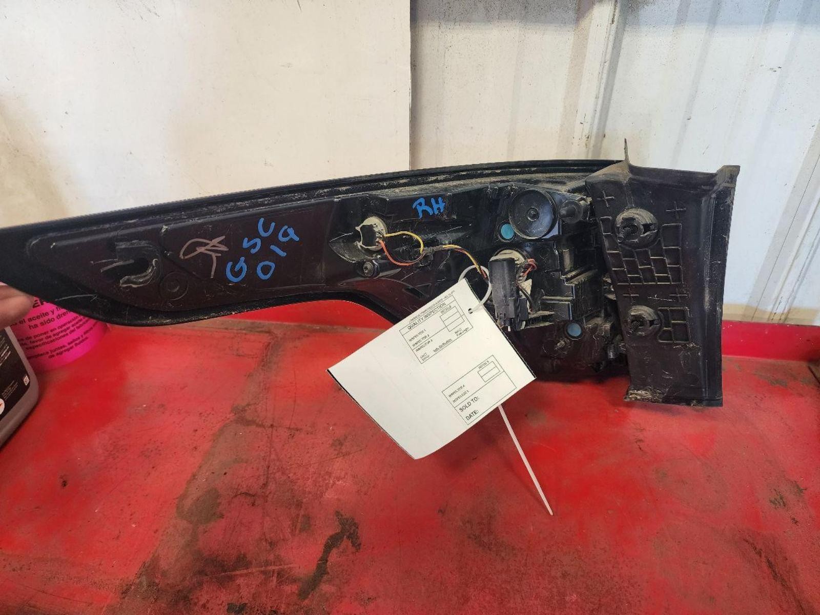 FORD ESCAPE R Taillight quarter panel mounted, bright red lens, R. 19