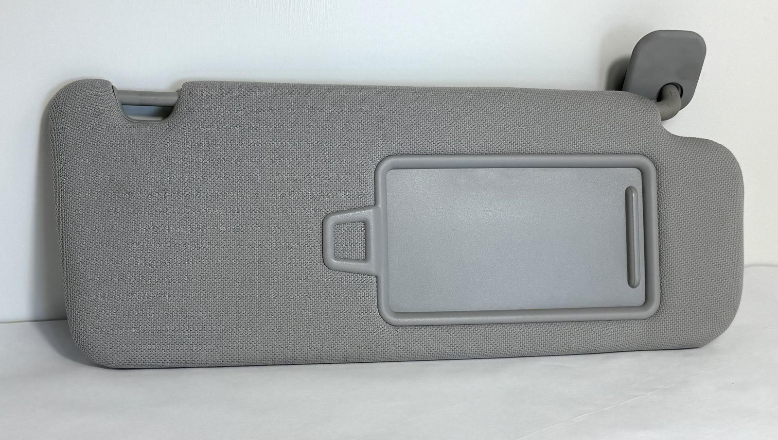 Used Right Sun Visor fits: 2015 Hyundai Sonata roof illuminated VIN 2 5th digit