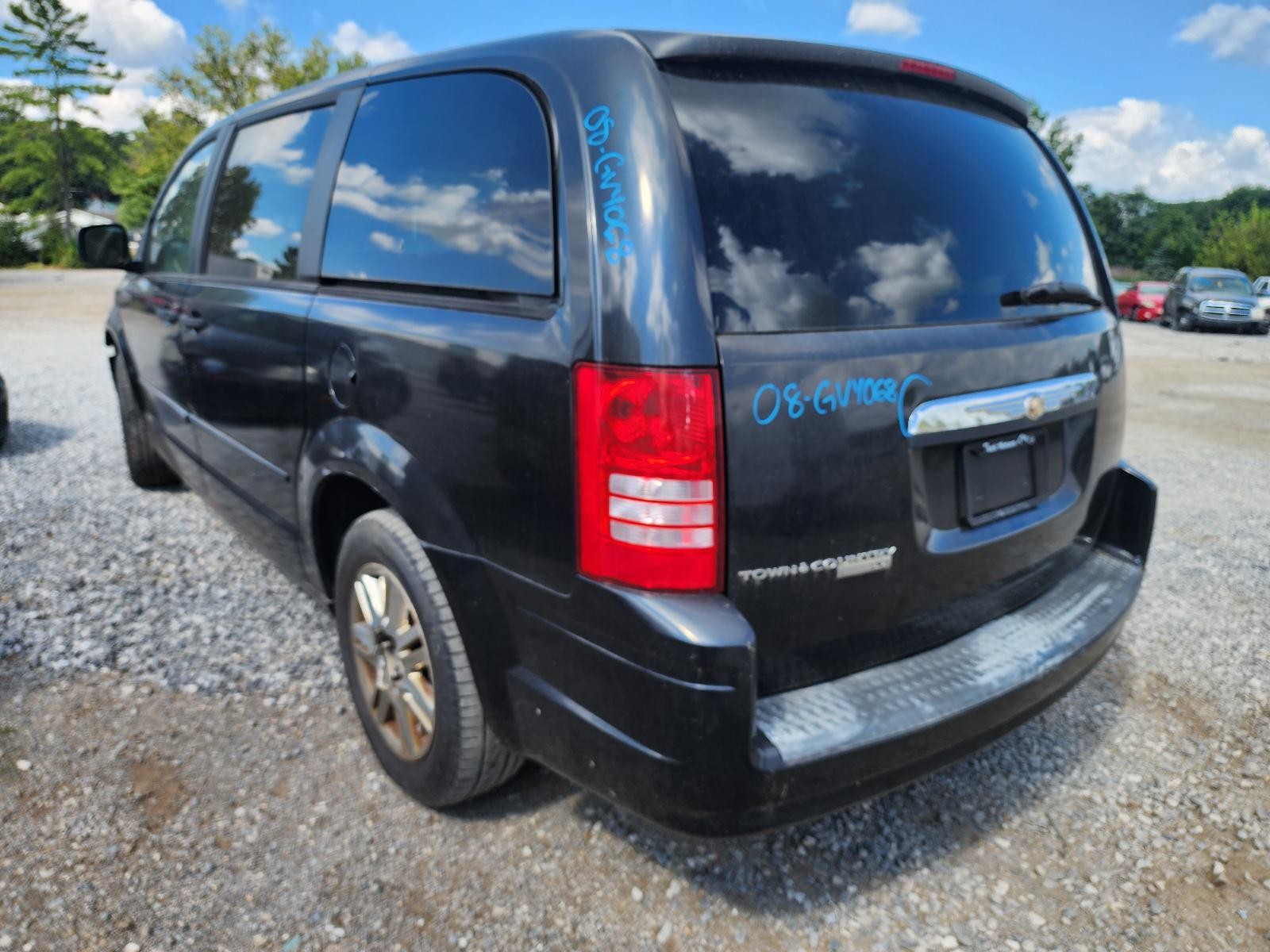 Used Left Tail Light Assembly fits: 2008 Chrysler Town & country Left Grade A