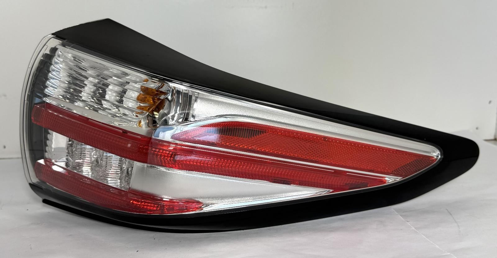 2016-2018 NISSAN MURANO TAILLIGHT RIGHT PASSENGER SIDE OEM