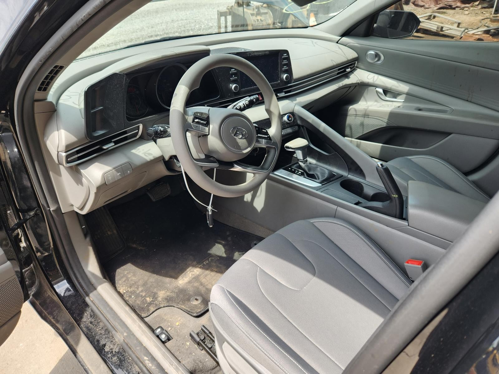 Used Front Lower Center Console fits: 2023 Hyundai Elantra US built floor w/o el