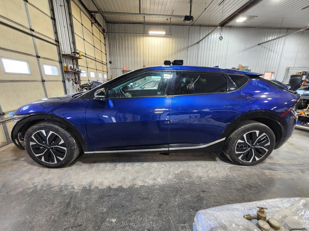 Used Wheel fits: 2023 Kia Ev6 19x7-1/2 alloy black inlay Grade A