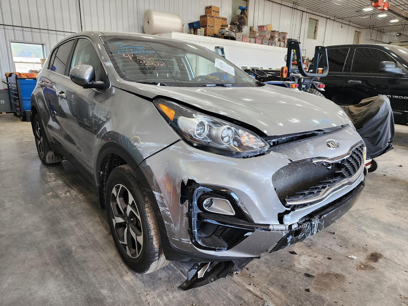 Used Wheel fits: 2020 Kia Sportage 18x7 5 Y spoke alloy machined face Grade A