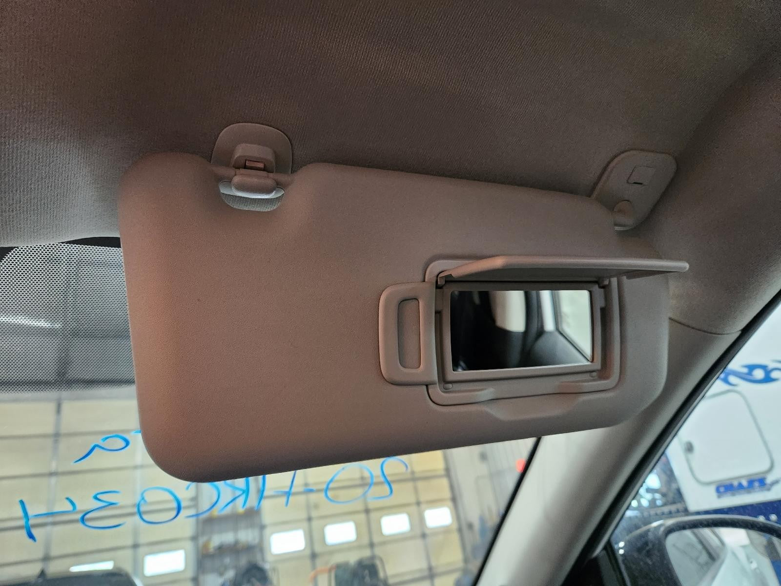 Used Right Sun Visor fits: 2020 Nissan Sentra w/o illumination Right Grade A