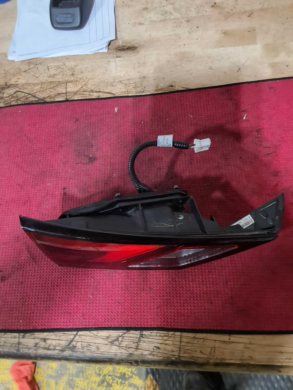 Used Left Tail Light Assembly fits: 2024 Nissan Sentra decklid mounted Left Grad
