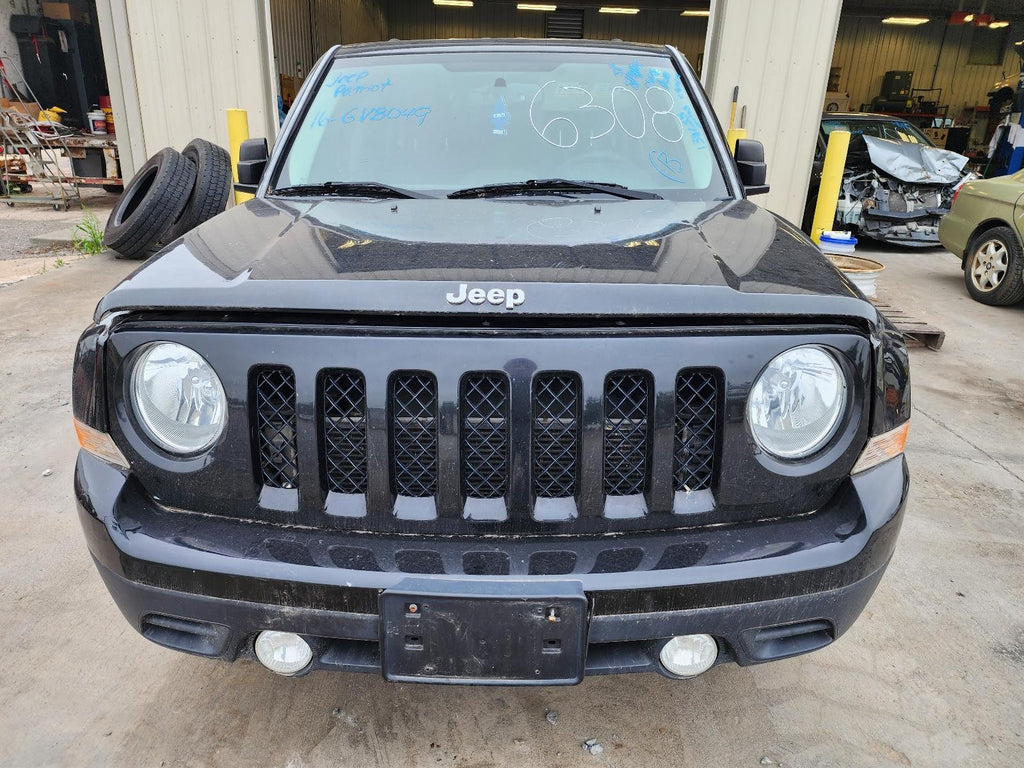 Used Transfer Case Assembly fits: 2016 Jeep Patriot AT 6 speed Grade B