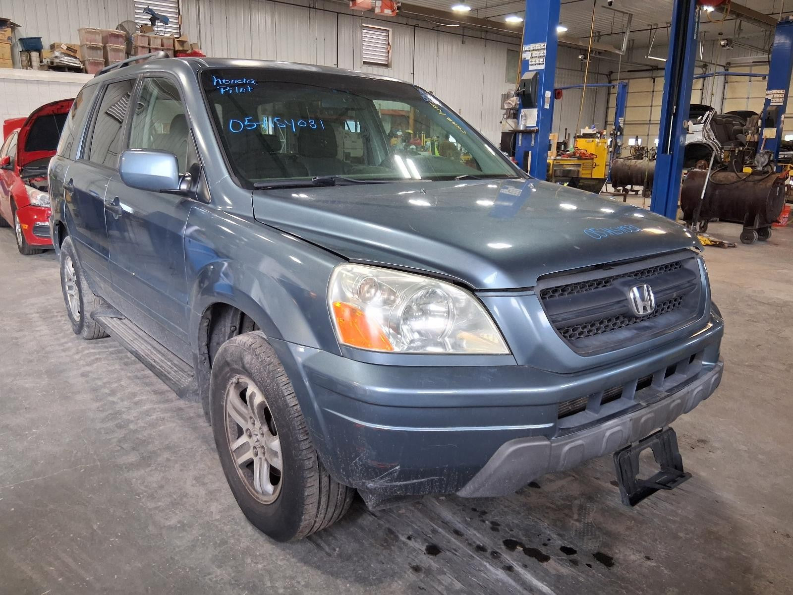 Used Air Cleaner Assembly fits: 2005 Honda Pilot assembly Grade A