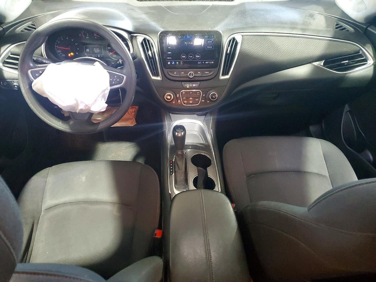 Used Right Tail Light Assembly fits: 2020 Chevrolet Malibu inner lid mounted LED