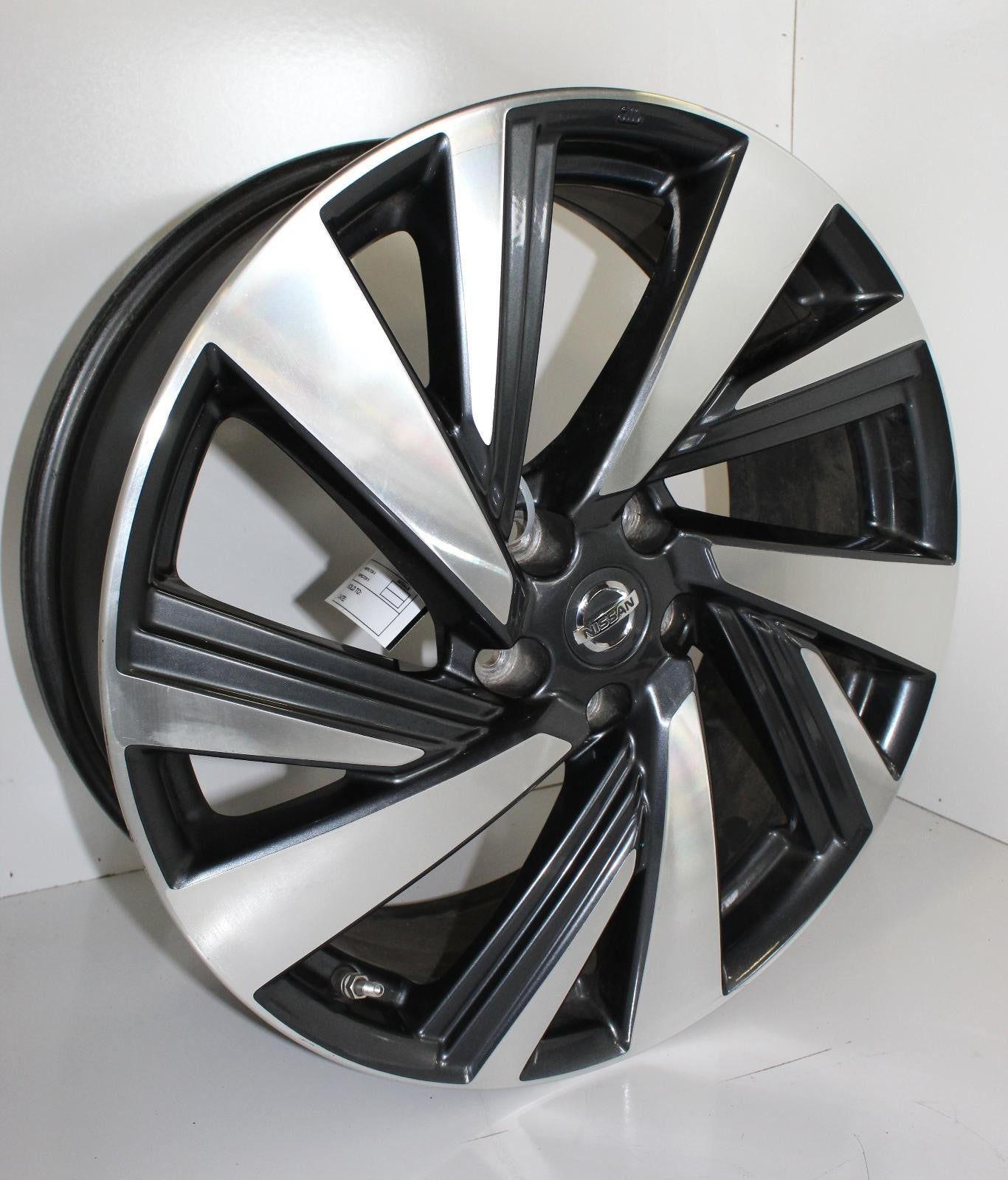 NISSAN MURANO Wheel 20x7-1/2 (alloy), machined and painted (V spoke) 15 16 17