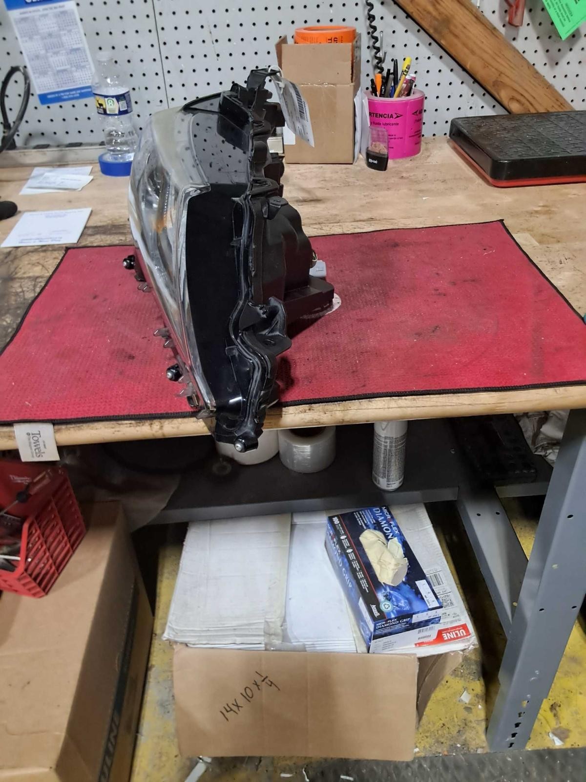 Used Right Headlight Assembly fits: 2019 Toyota Camry LED triple bar LED daytime
