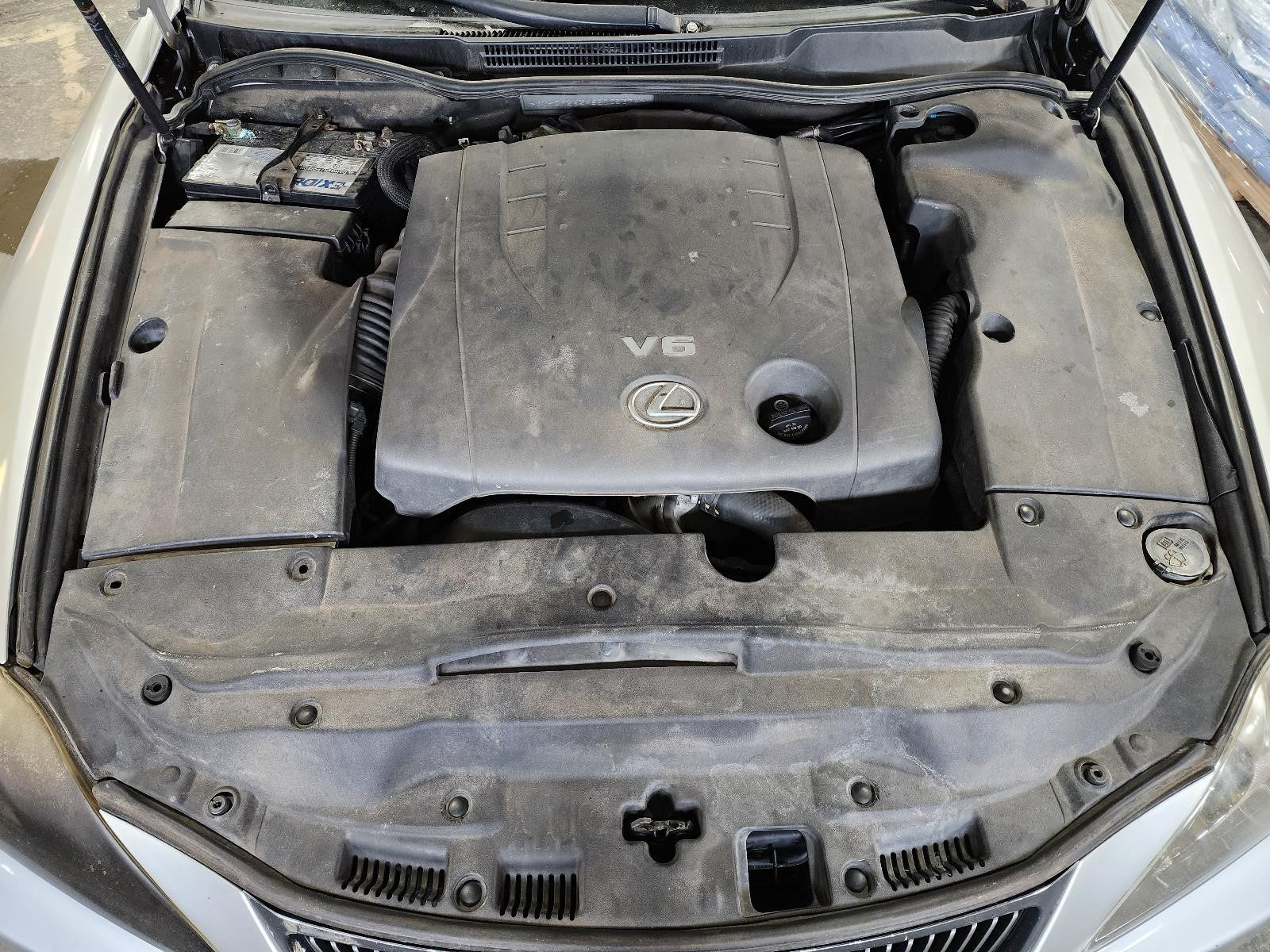 Used Windshield Wiper Motor fits: 2006 Lexus IS250  Grade A