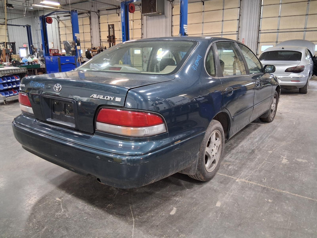 Used Air Cleaner Assembly fits: 1997 Toyota Avalon  Grade A
