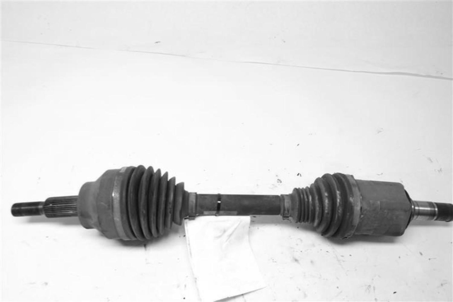 Used Front Left Drive Axle Shaft fits: 2014 Jeep Grand cherokee Front Axle 2 spe