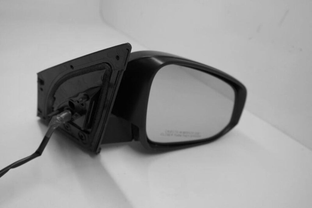 Used Right Door Mirror fits: 2015 Toyota Rav4 Power gasoline w/o turn signal Rig