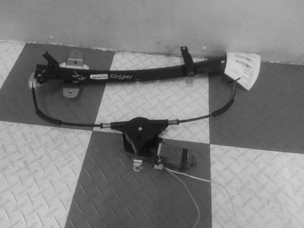 Used Rear Right Door Window Regulator Rear fits: 2006 Mercury Grand marquis elec