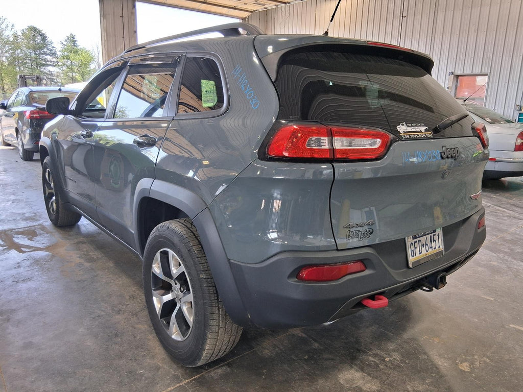 Used Front Drive Axle Shaft fits: 2014 Jeep Cherokee Front Axle 4x4 off road sus
