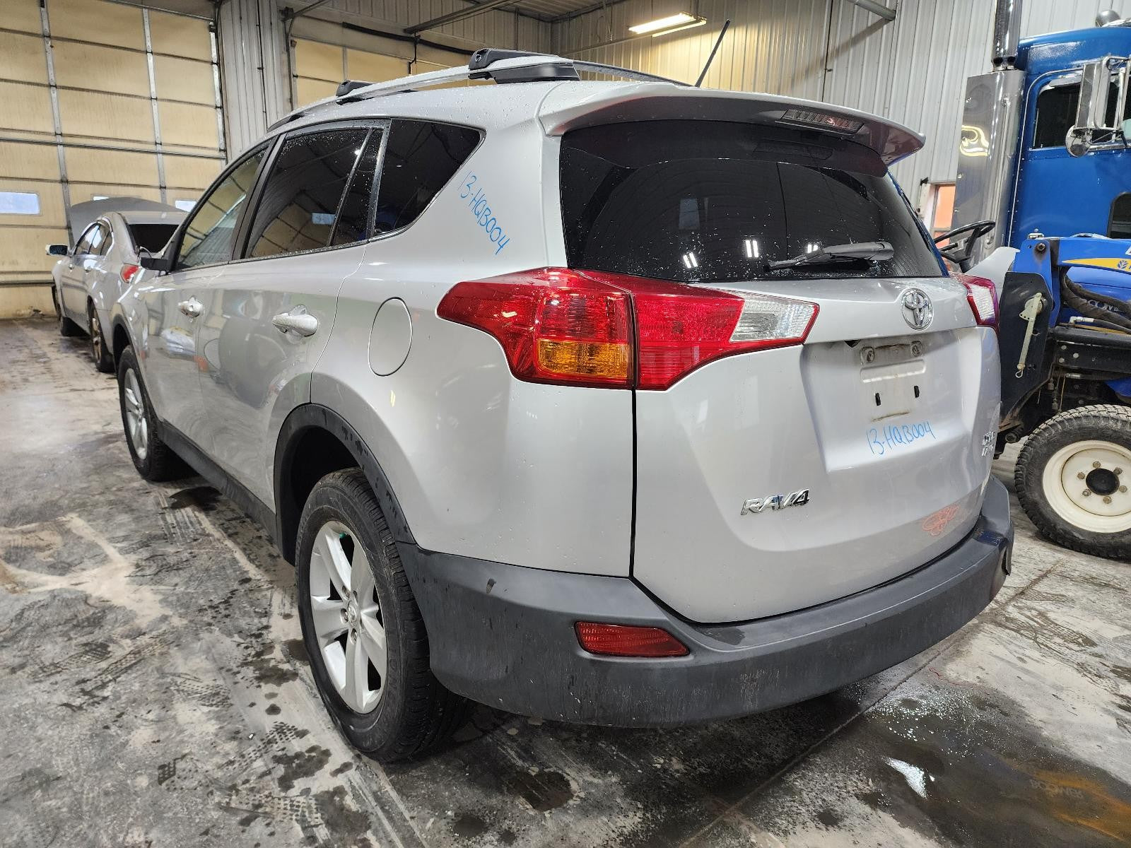 Used Windshield Wiper Motor fits: 2013 Toyota Rav4 gasoline Grade A