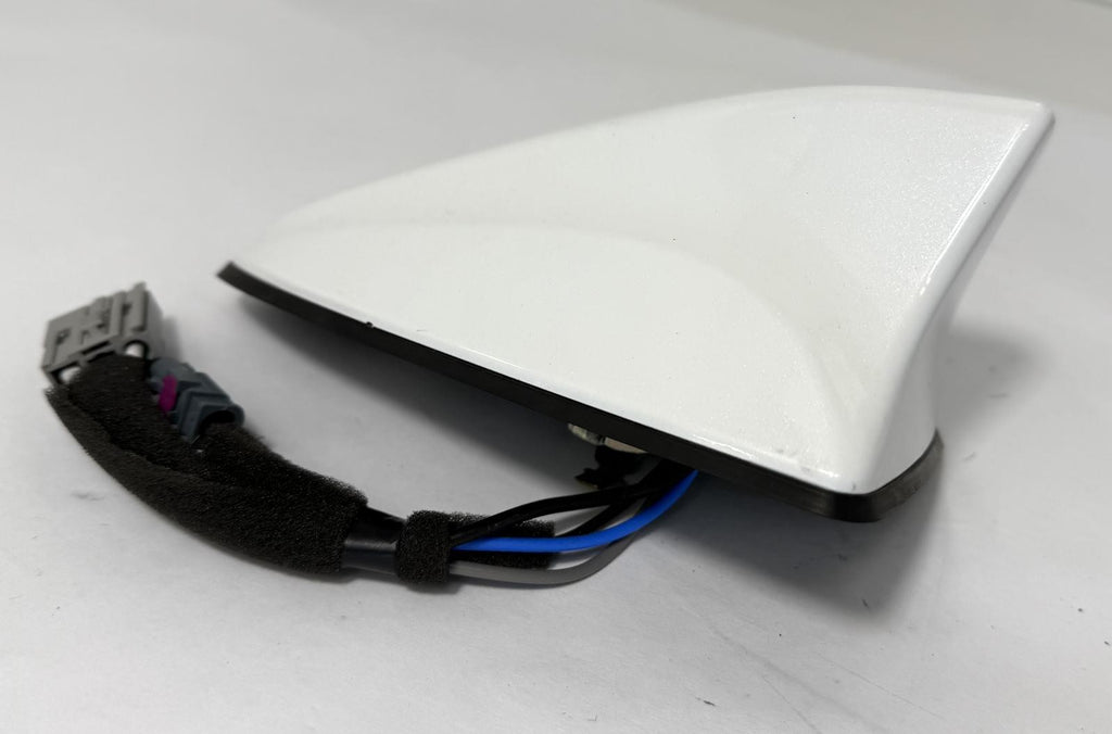 2013-2018 HYUNDAI SANTA FE EXTERIOR SHARK FIN ANTENNA OEM
