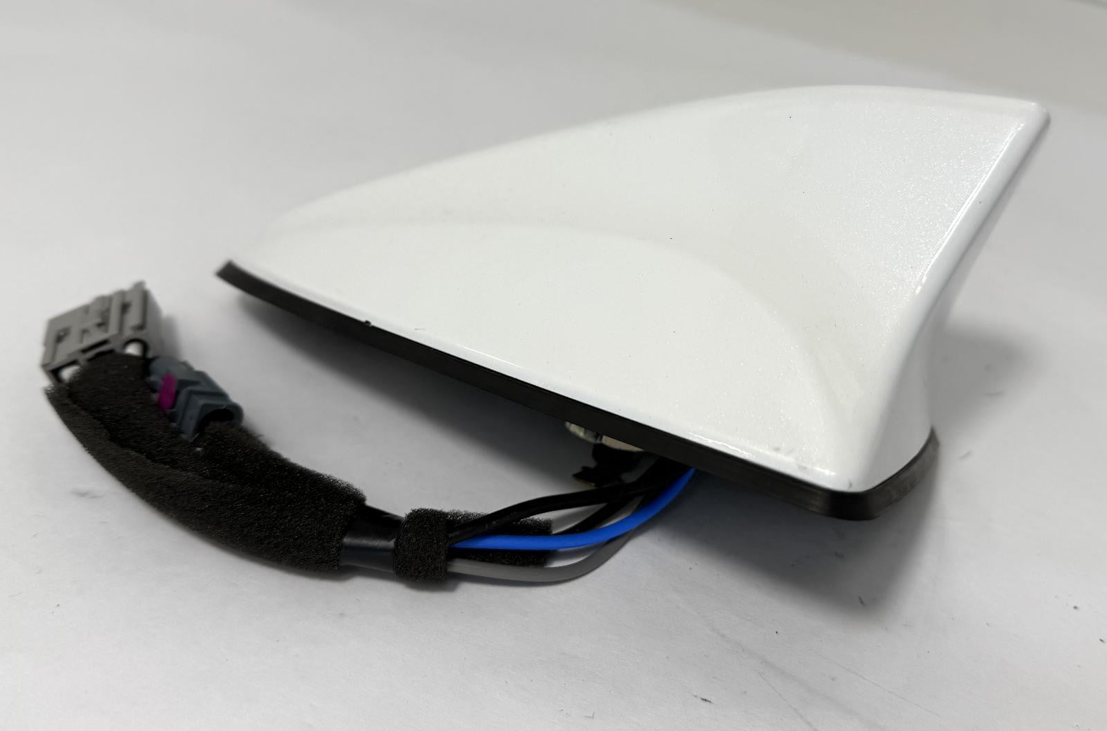 2013-2018 HYUNDAI SANTA FE EXTERIOR SHARK FIN ANTENNA OEM