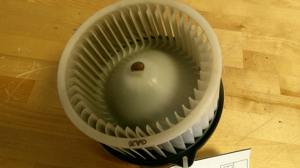 Used Front HVAC Blower Motor fits: 2011 Kia Sorento front Front Grade A