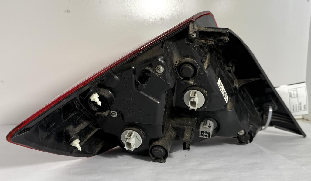 2016-2021 HONDA CIVIC TAIL LIGHT RIGHT PASSENGER SIDE OEM