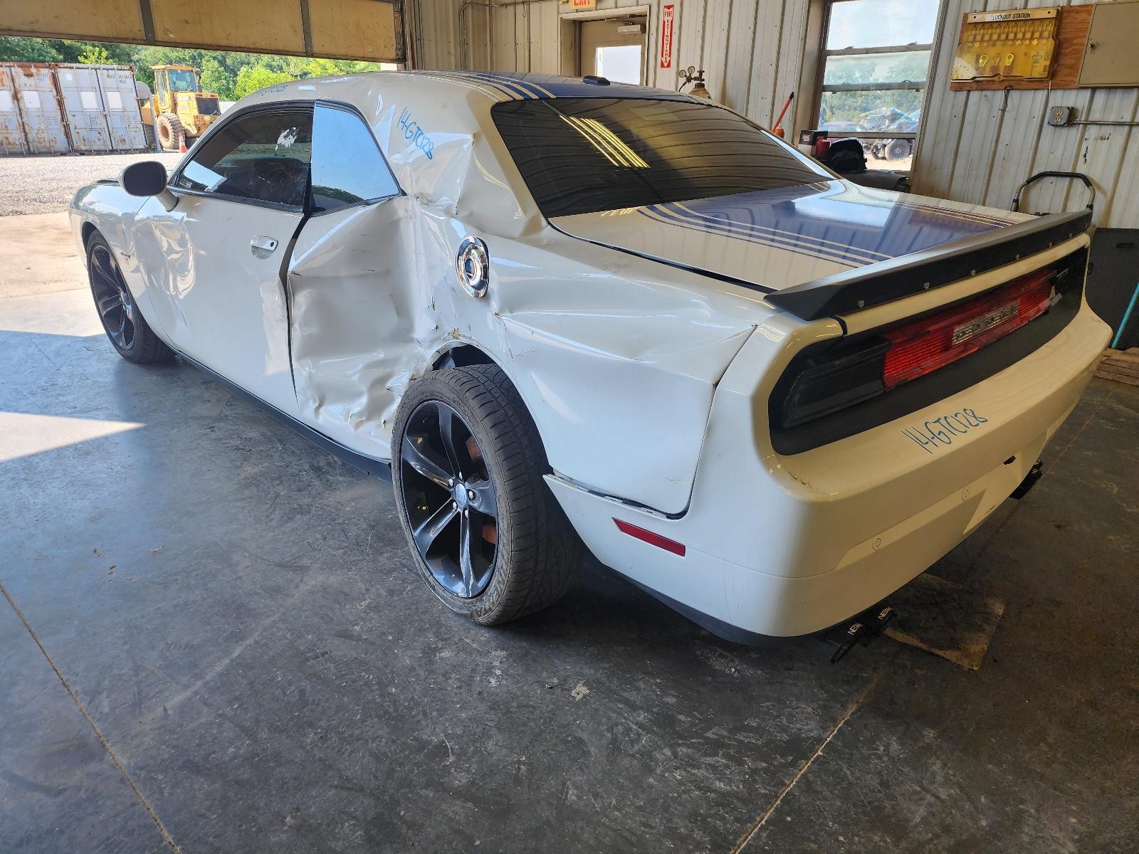 Used Windshield Wiper Motor fits: 2014 Dodge Challenger  Grade A