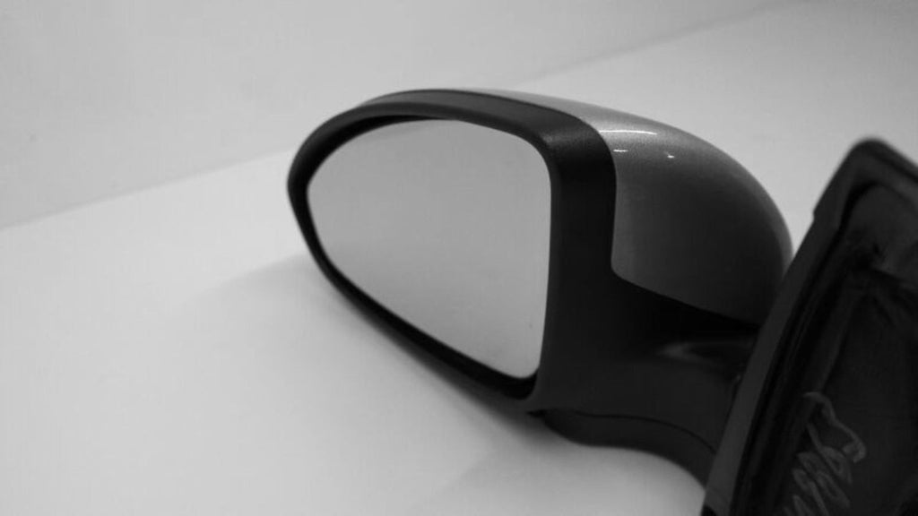 Used Left Door Mirror fits: 2016 Chevrolet Cruze Power heated opt DWE w/o blind