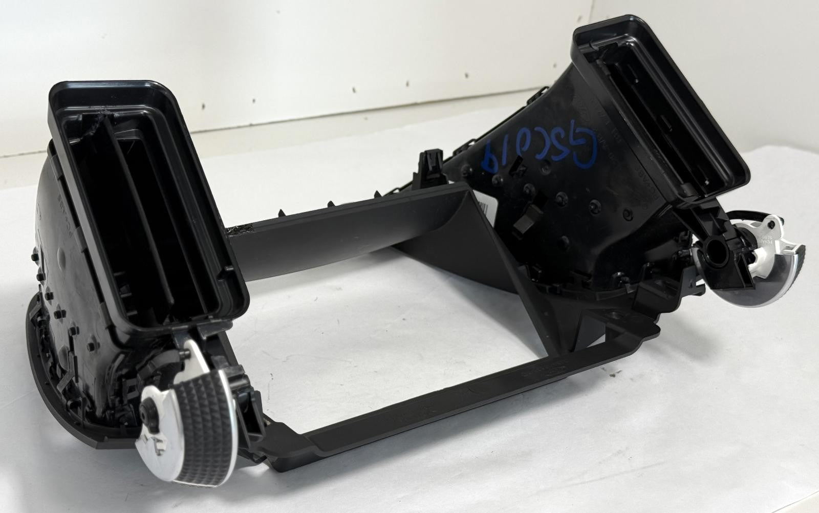 2013-2019 FORD ESCAPE CENTER DASH DISPLAY BEZEL TRIM W/ VENTS OEM