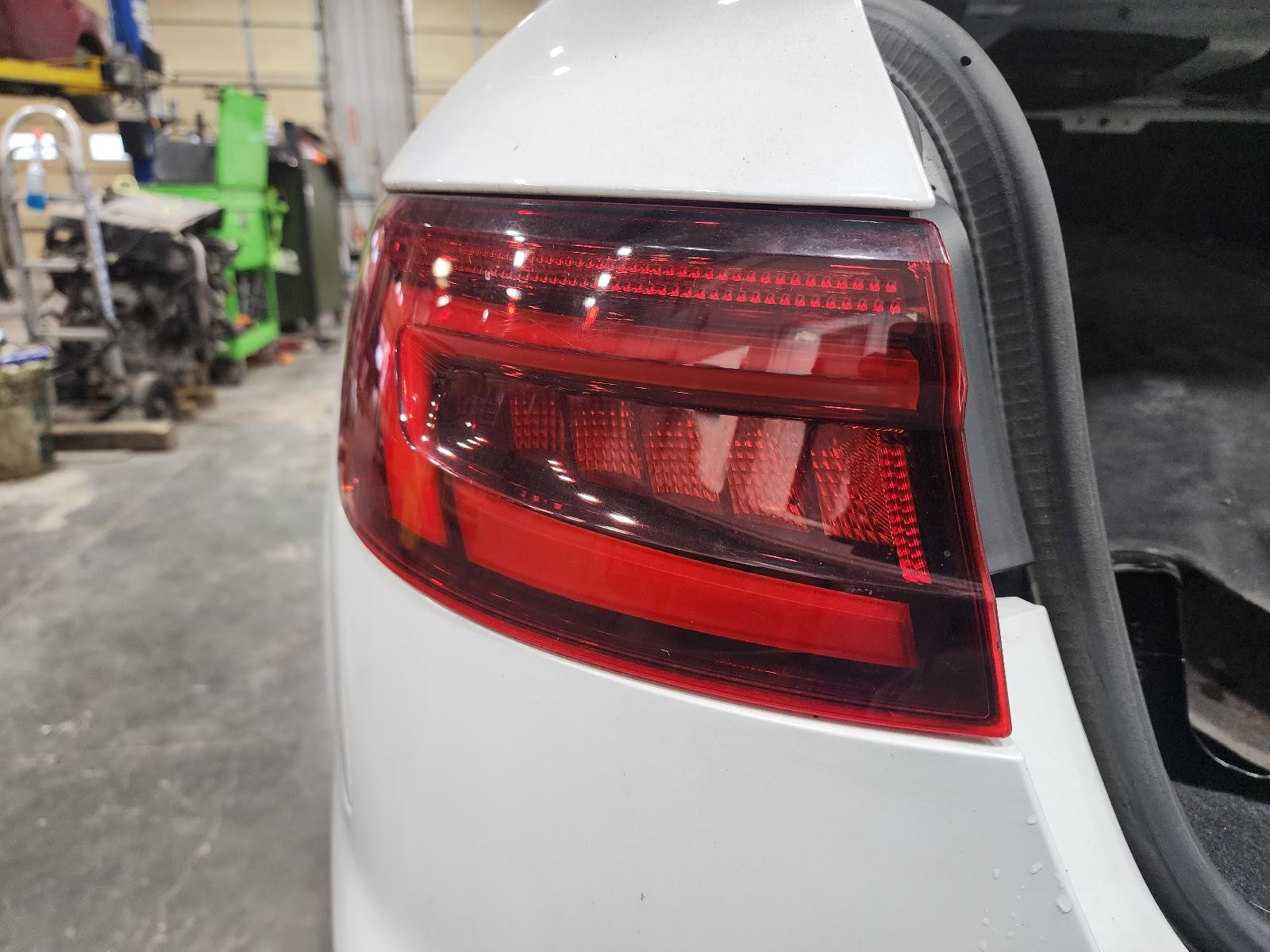 Used Left Tail Light Assembly fits: 2019 Audi A4 quarter panel mounted Left Grad