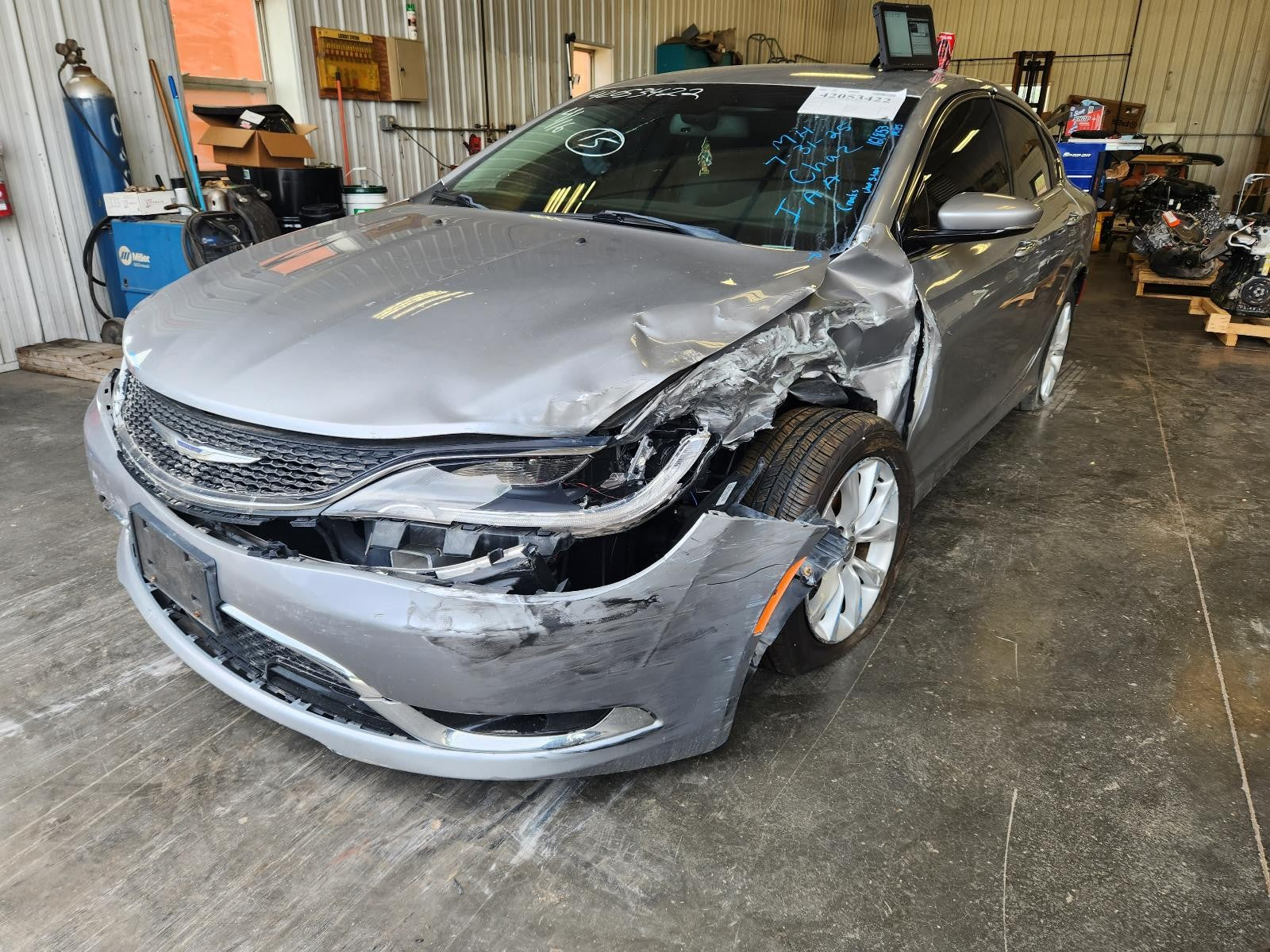 Used Front Right Door Window Regulator Front fits: 2015 Chrysler 200 electric Sd
