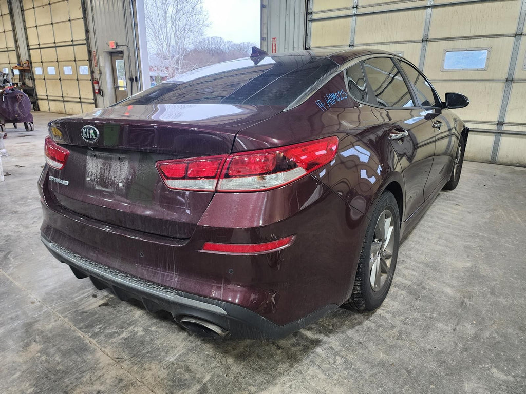 Used Wheel fits: 2019 Kia Optima 16x6-1/2 alloy 10 spoke angled spoke silver Gra