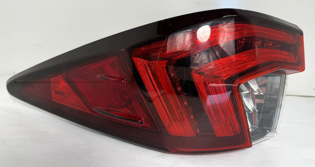 2016-2019 LEXUS RX450H TAILLIGHT RIGHT SIDE QUARTER MOUNTED OEM 