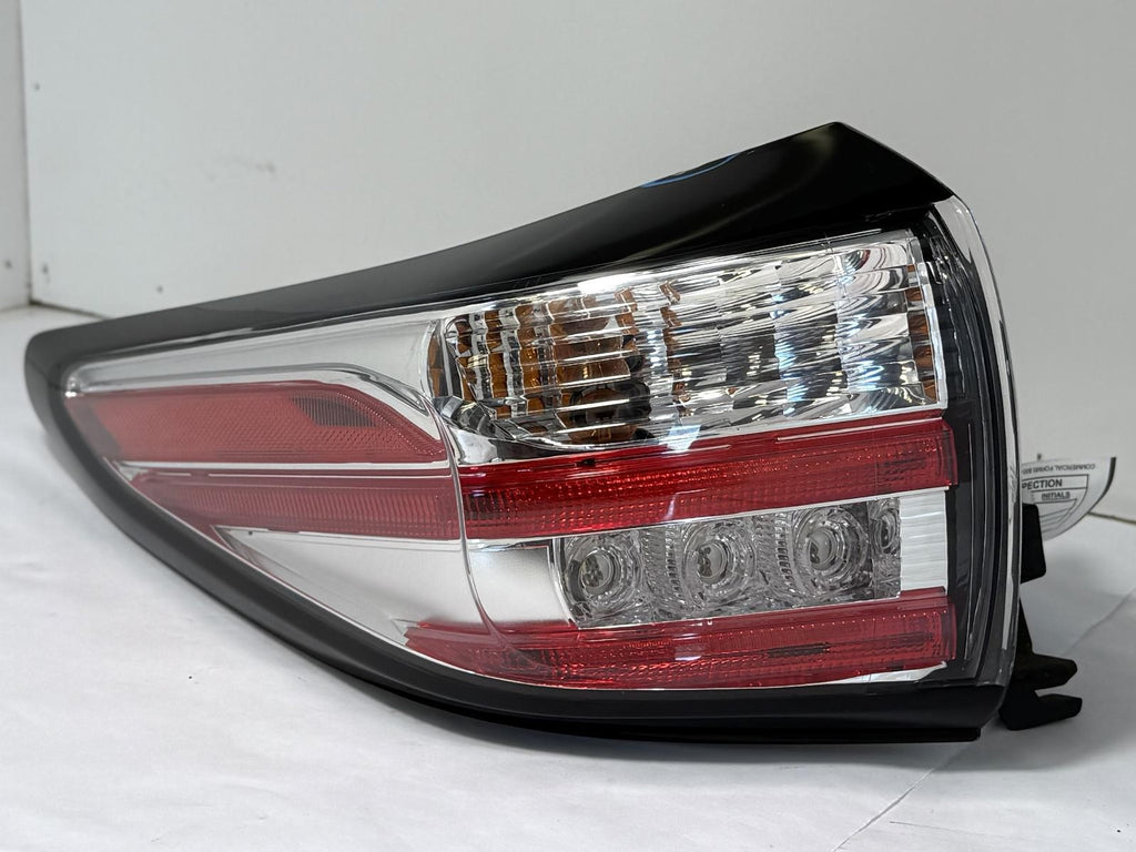 2016-2018 NISSAN MURANO TAILLIGHT LEFT DRIVER SIDE OEM 