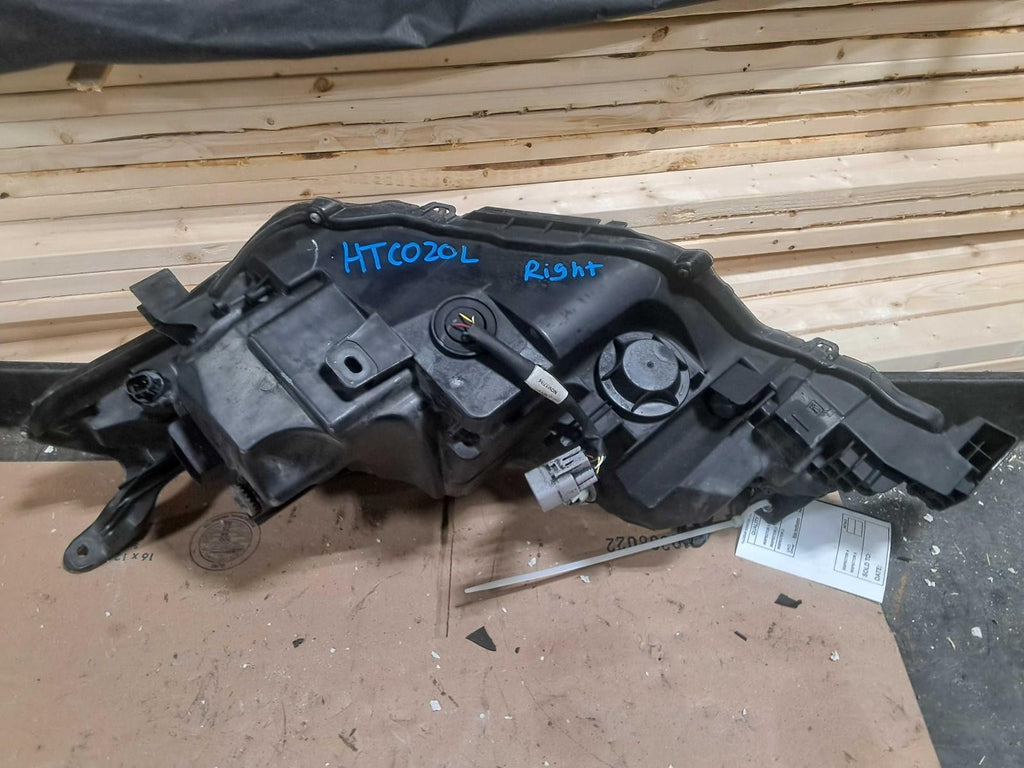 Used Right Headlight Assembly fits: 2017 Toyota Corolla Sedan multiple LED dual