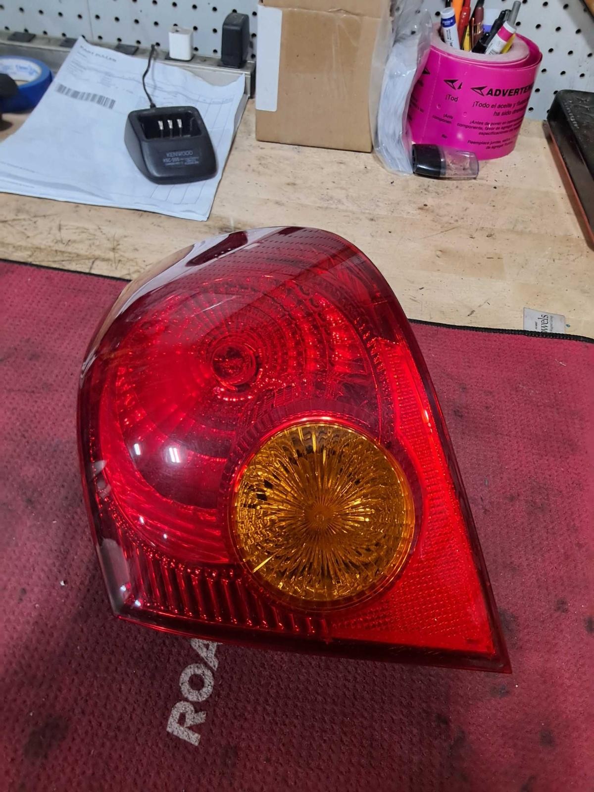 Used Right Tail Light Assembly fits: 2004 Toyota Corolla quarter panel mounted R