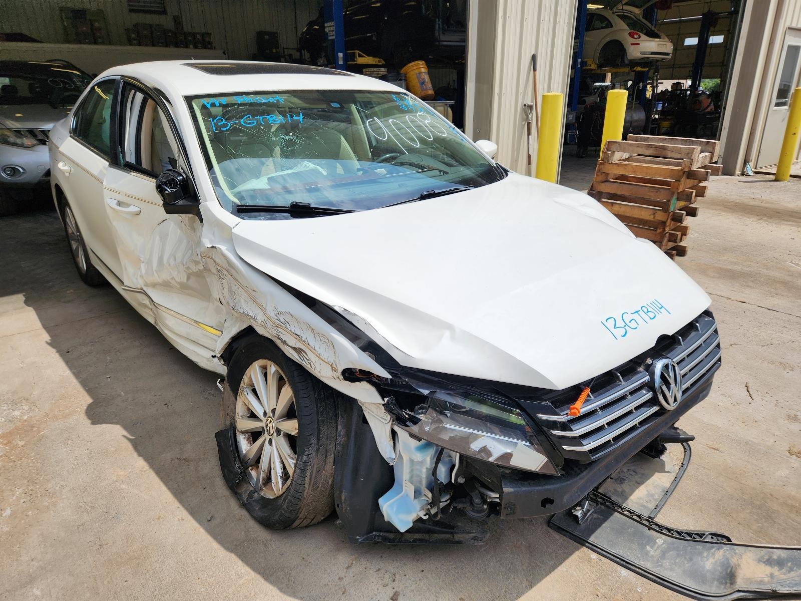 Used Engine Coolant Reservoir fits: 2013 Volkswagen Passat  Grade A