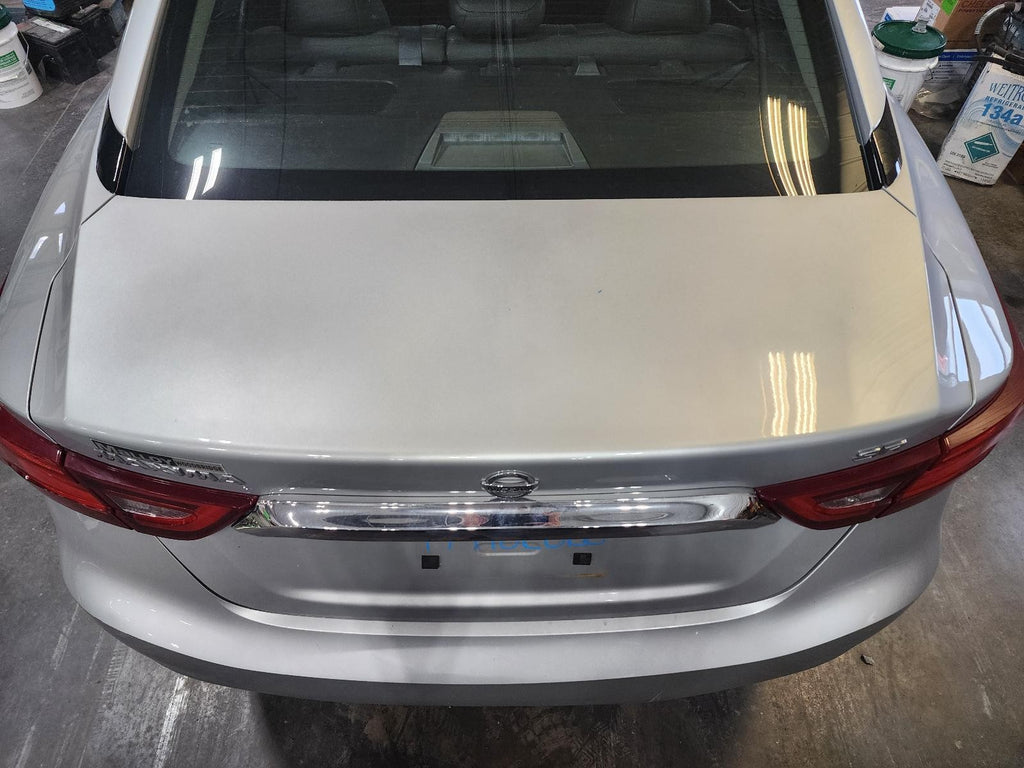 Used Deck Lid fits: 2017 Nissan Maxima w/o spoiler rear view camera Grade A