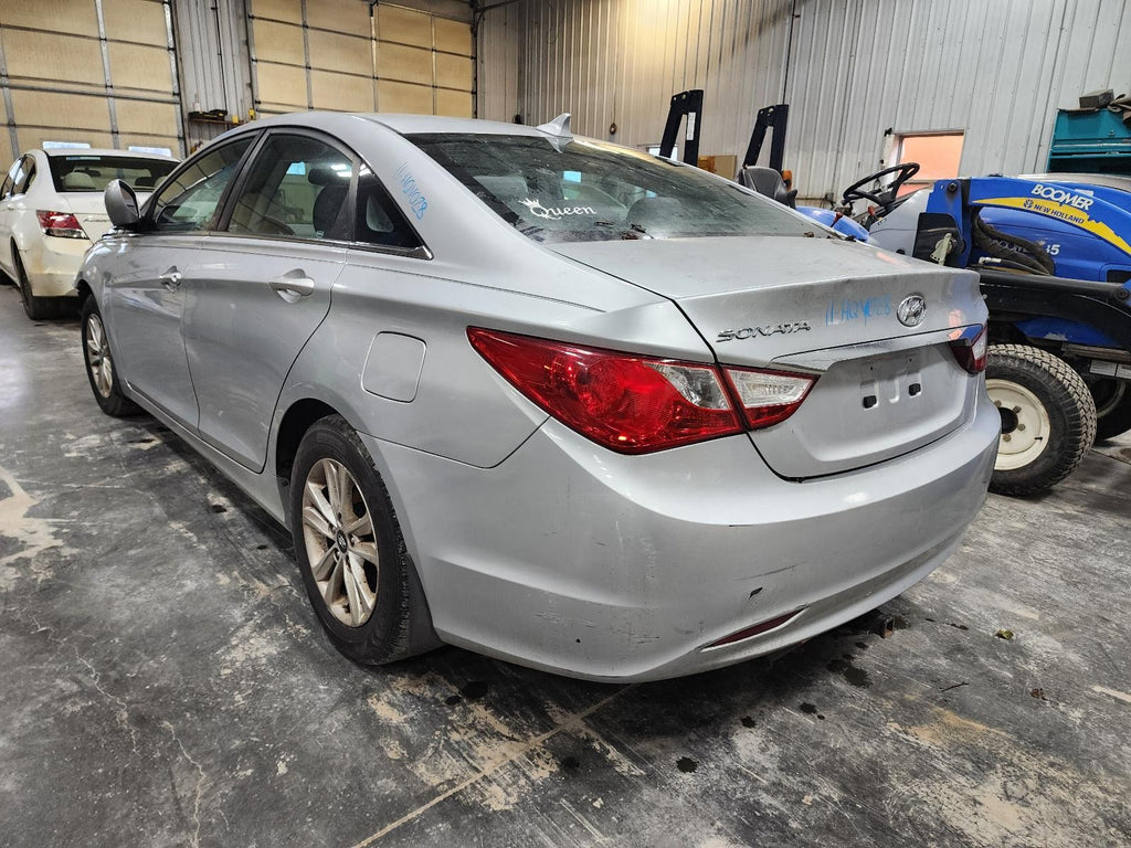 Used Left Tail Light Assembly fits: 2011 Hyundai Sonata VIN C 8th digit quarter
