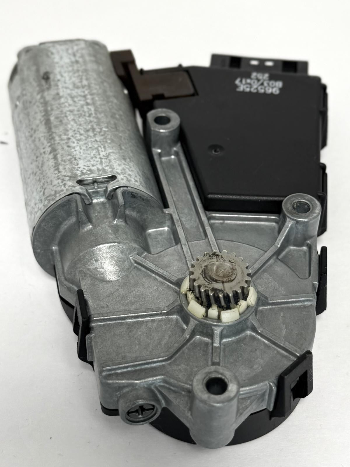 2001-2006 BMW 330i E46 SUNROOF MOONROOF MOTOR OEM