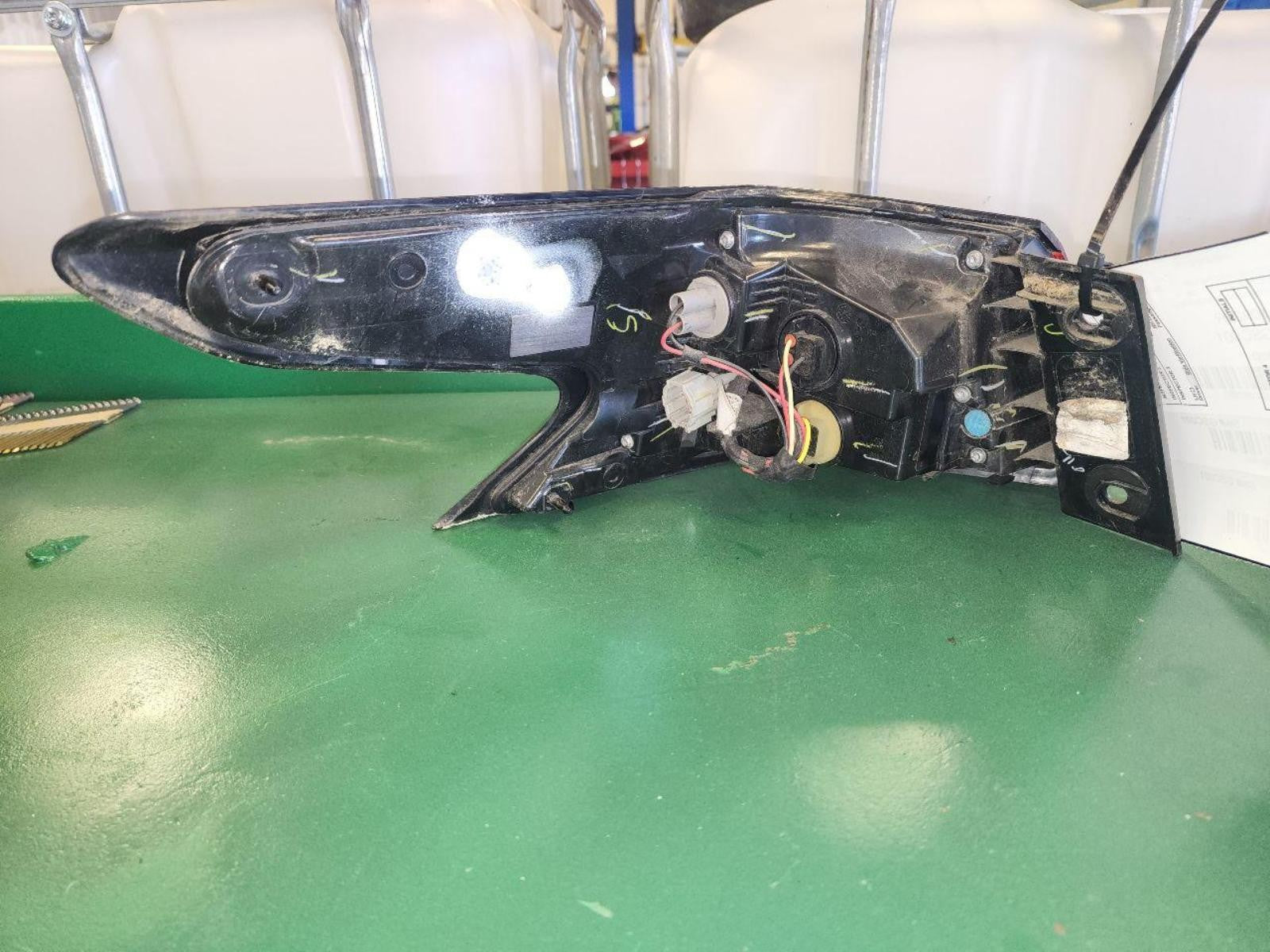 NISSAN VERSA R Taillight quarter panel mounted, R. 20 21 22 23