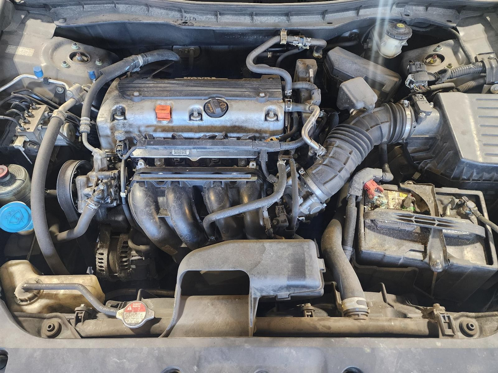 Used Air Cleaner Assembly fits: 2011 Honda Accord 2.4 Grade A