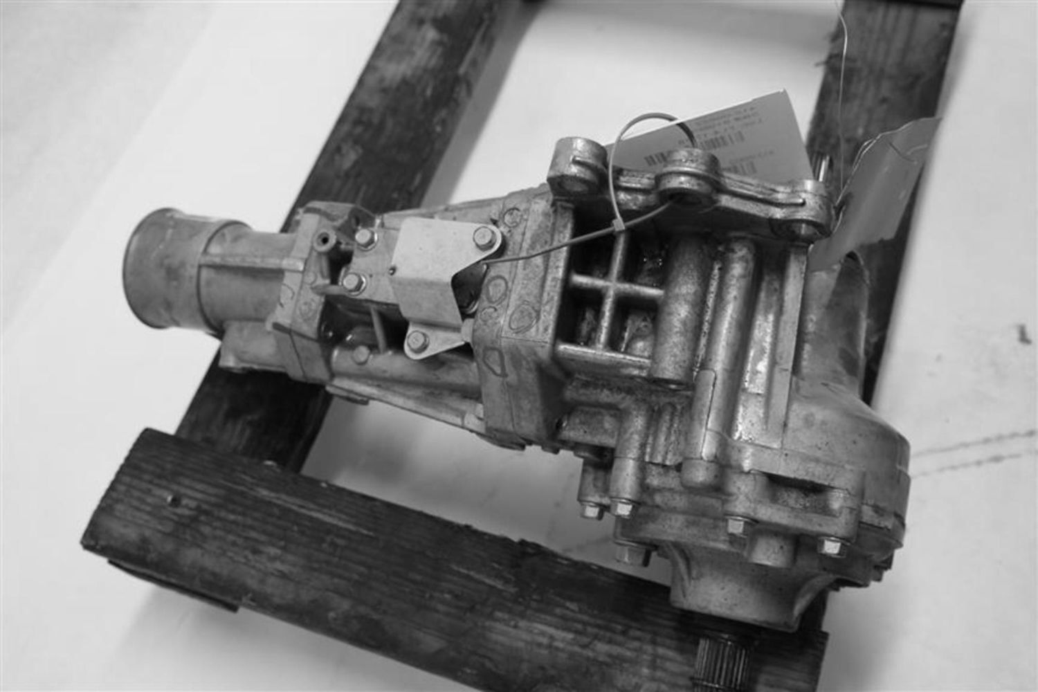 Used Transfer Case Assembly fits: 2016 Jeep Patriot AT 6 speed Grade B