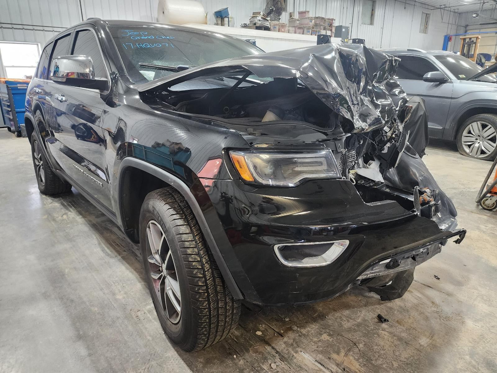 Used Left Sun Visor fits: 2017 Jeep Grand cherokee w/illumination Left Grade A