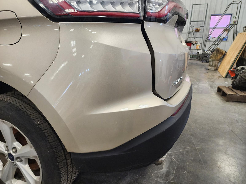 Used Rear Bumper Assembly Rear fits: 2018 Ford Edge SE Rear Grade A