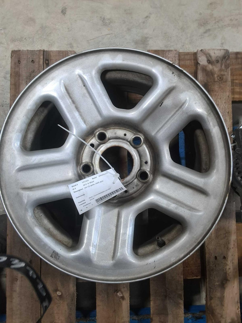 Used Wheel fits: 2016 Jeep Wrangler 16x7 steel Grade A